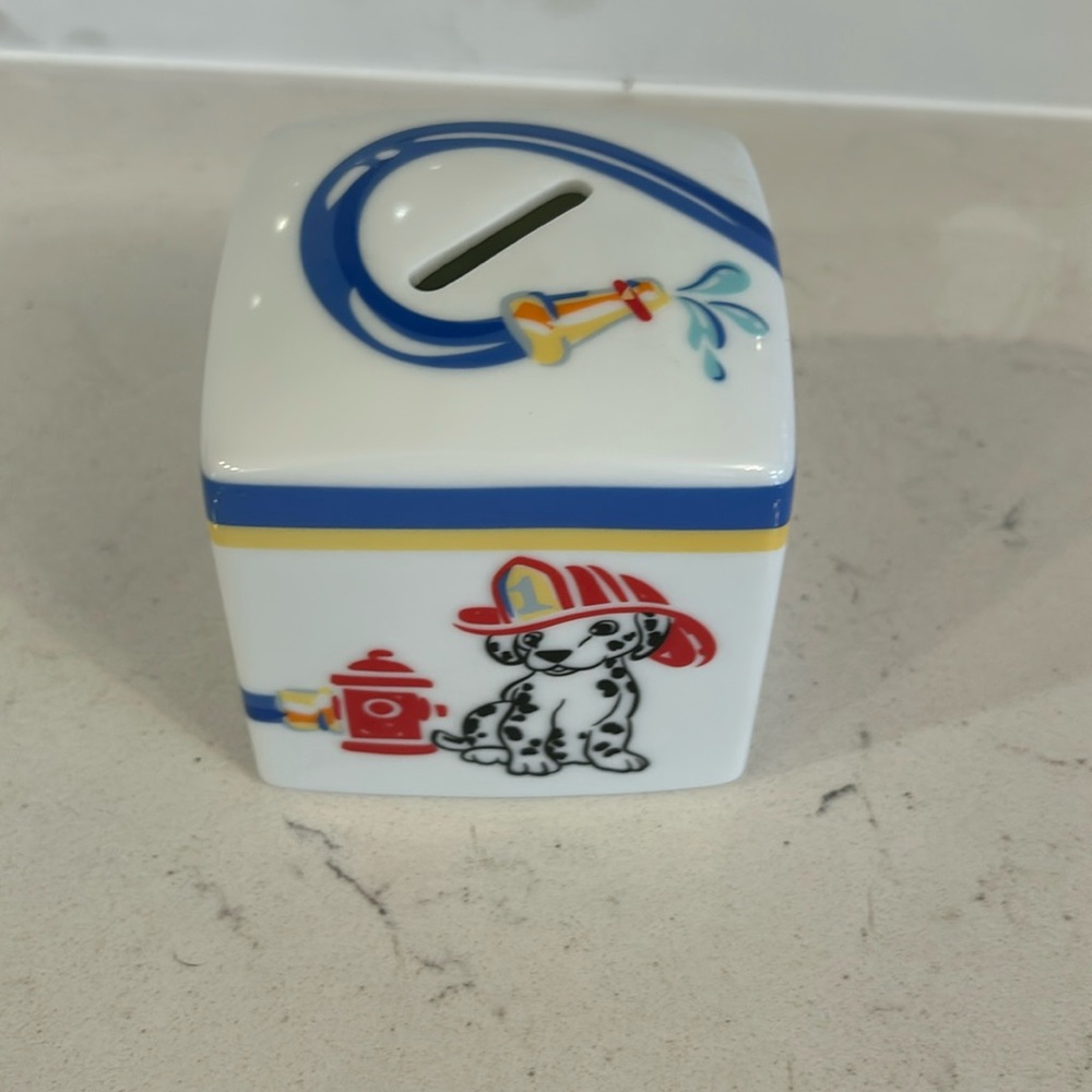 Tiffany & Co FIRE station bank 2005. RARE retired collectors piece. Dalmatian